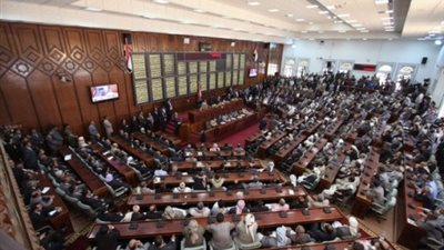 البرلماني اليمني يطالب بضغط دولي لوقف تدخلات إيران 