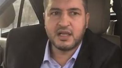 أول شخص يدخل معبر نصيب الحدودي بين سوريا والأردن 