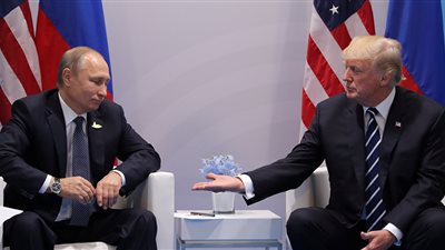 خبير بالشأن الأمريكي: ترامب يرتدي 