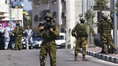 جيش الاحتلال يحرم مئات الطلبة من التعليم بإغلاق مدرسة بالضفة الغربية