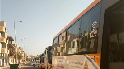 تشغيل 3 أتوبيسات للنقل الداخلى والخارجى بمدينة أسيوط الجديدة وجار استلام الأتوبيس الرابع