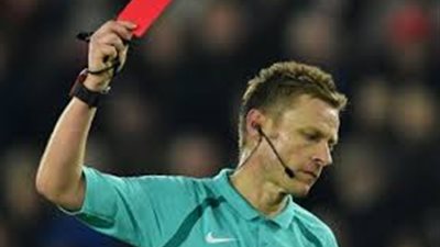 10 وظائف ستختفي من العالم خلال 50 عاما.. أبرزها حكم المباريات