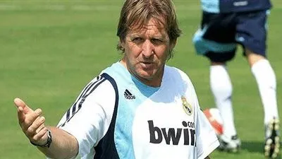 شوستر يروي ذكرياته في الكلاسيكو.. ويكشف عن سبب مشاكل ريال مدريد وبرشلونة