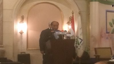 فريد خميس: مستمرون في دعم الطلاب المتفوقين حتى انهاء الدراسات العليا 