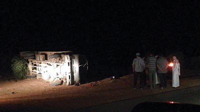 عاجل - السعودية | انقلاب شاحنة بالجوف.. واستنفار فرق الإسعاف لإنقاذ 23 شخصًا