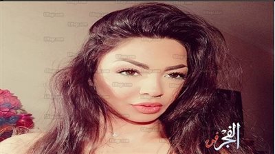 دوللي شاهين تغني لصباح 