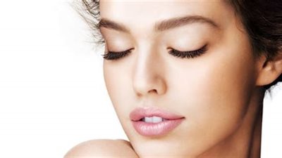 دليلك للحصول على بشرة خالية من المشاكل (فيديو)