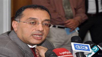 رئيس الوزراء يتفقد المنطقة الصناعية بجنوب بورسعيد ويُشيد بجودة المصنوعات