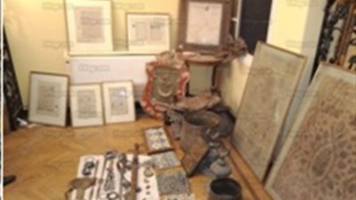 ضبط 121 قطعة أثرية بمسكن شخص يحمل جنسية أجنبية