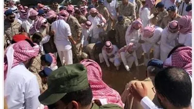 مشهد مهيب في تشييع الشهيدين ضحايا حادث سقوط طائرة هوك