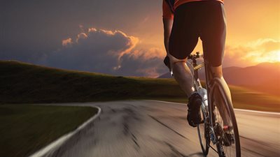 بريطاني يجوب 20 دولة بدراجته ليسجل رقمًا قياسيًا.. فيسرقها اللصوص بأستراليا