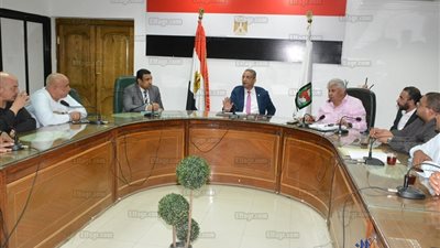 محافظة سوهاج تبحث نقل سوق الجبل الغربي إلى المدينة الجديدة