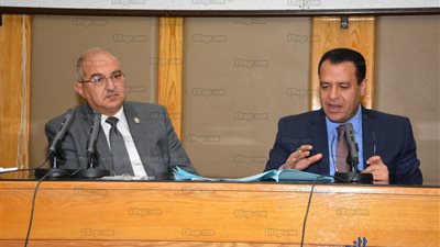 رئيس جامعة أسيوط يشيد بتكاتف جهود عمداء الكليات وأعضاء هيئة التدريس والطلاب