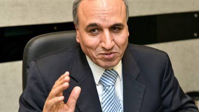 نقيب الصحفيين: السيسي أزال الكثير من العوائق التي عطلت عودة السياحة الروسية