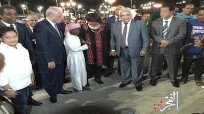 إيناس عبدالدايم ومحافظ جنوب سيناء يفتتحان قصر ثقافة شرم الشيخ (صور)