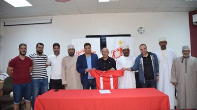رسميًا.. مدرب الأهلي السابق مديرًا فنيًا لظفار العماني