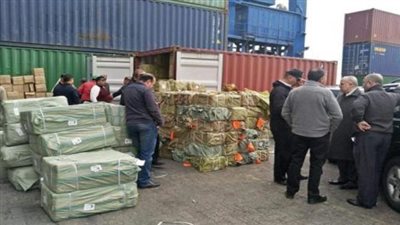 إحباط محاولتي تهريب ملابس في خلاط أسمنت ومكبس قمامة بـ