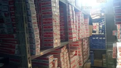 ضبط ألفي قطعة غيار سيارات مجهولة بمخزن ببولاق أبو العلا (صور)