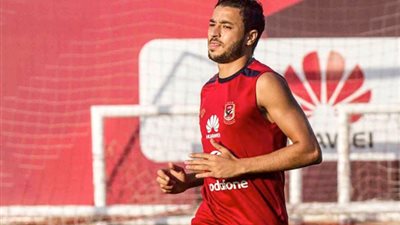 باسم علي يؤدي تدريبات تأهيلية في الأهلي للتعافي من الإصابة