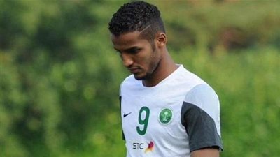 مدرب أحد يستبعد نايف هزازي من مواجهة الاتحاد