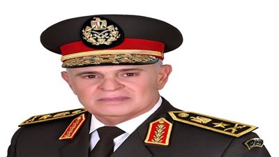 رئيس الأركان يعود إلى مصر بعد مشاركته في مؤتمر بشأن الحرب على الإرهاب بأمريكا