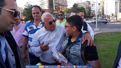 محافظ بورسعيد يلتقي بالمواطنين بحديقة الشهداء (صور)