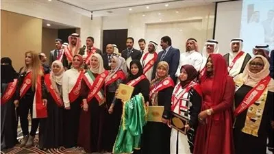 أبراش تهدي تتويج 