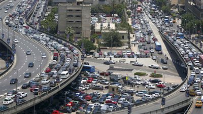 المرور: معدلات حركة منخفضة على الطرق والمحاور الرئيسية (فيديو)