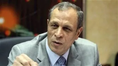 حاتم زكريا: أزمة 