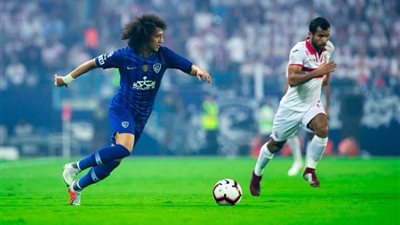 عموري وريفاس يقودان هجوم الهلال أمام الشباب