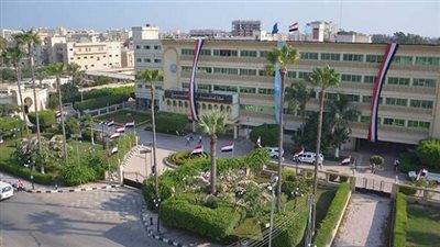 إحالة 53 طبيباً وموظفاً للتحقيق بـ