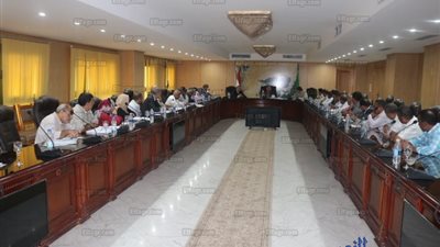 محافظ الفيوم يوجه بسرعة إنهاء إجراءات تقنين أراضي أملاك الدولة (صور)