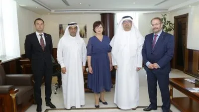 اتحاد الغرف الإماراتي يلتقي أمين عام وزارة التجارة وريادة الأعمال الرومانية