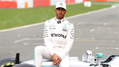 هاميلتون يحرز مركز الانطلاق الأول في سباق أمريكا لفورمولا 1