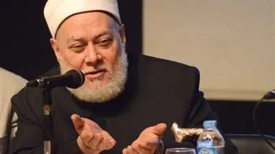 علي جمعة عن من ينكر فرضية الحجاب : 