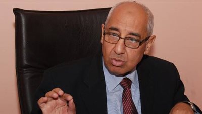 علي عوف يُطالب بتغليظ العقوبة على غش الأدوية البيطرية