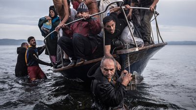 مقتل مهاجرين اثنين في غرق قارب قبالة الساحل الغربي لتركيا