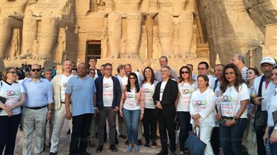 3000 زائر ووزراء وسفراء يشهدون ظاهرة تعامد الشمس على وجه الملك رمسيس (صور)