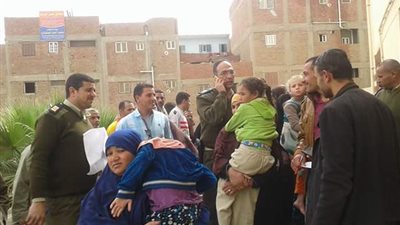 إصابة 5 من أسرة واحدة بتسمم غذائي لتناولهم 