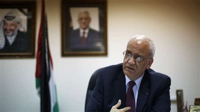 عريقات يطالب بالإفراج عن محافظ القدس ومدير الاستخبارات العامة