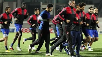 اهتمام إعلامي جزائري بمران الأهلي الأخير قبل مواجهة وفاق سطيف