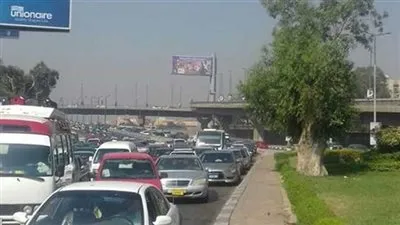 توقف حركة المرور بمنزل كوبري الحلمية بسبب تعطل أتوبيس