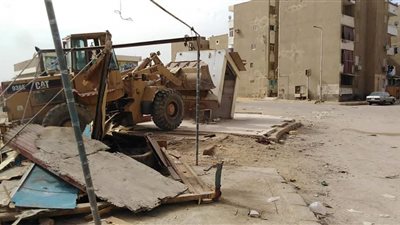 بالصور.. حملة إزالة تعديات وإشغالات بحي فيصل في السويس