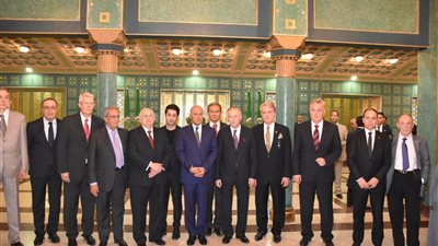 أبو الغيط يستقبل وفدًا رفيع المستوى من مجلس أمناء 