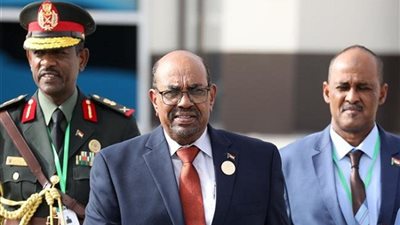 الرئيس السوداني يعتمد أوراق عدد من السفراء الجدد