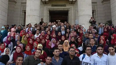 في حوار مع الطلاب.. رئيس جامعة القاهرة ووزير الأوقاف يتفقان على ضرورة تجديد الخطاب الديني 