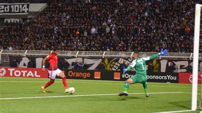 عاجل.. احتجاز بعثة الأهلي في ملعب 8 مايو بالجزائر