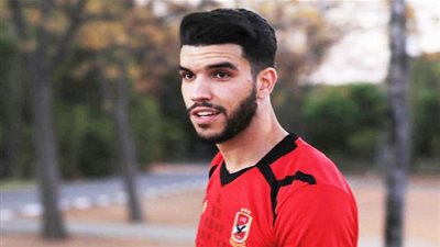 وليد أزارو يثير الذعر في الأهلي