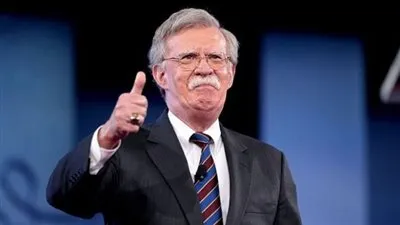 بولتون: إيران والصين تسعيان لامتلاك صواريخ باليستية