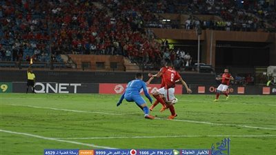 أحمد شوبير يوجه رسالة لحارس الأهلي بسبب خطأ وفاق سطيف